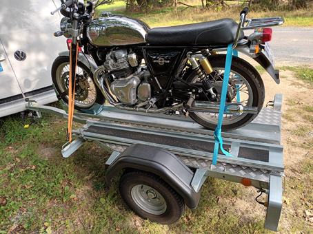 moto sur remorque 2.jpg