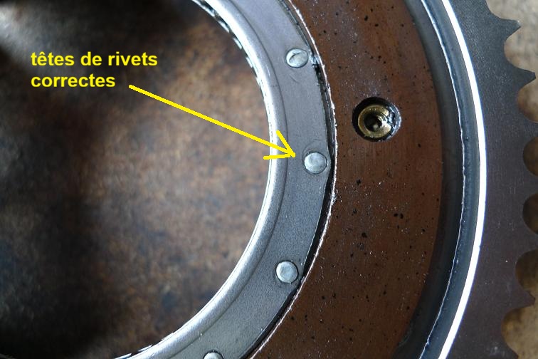 Détail sur têtes de rivets correctes.JPG