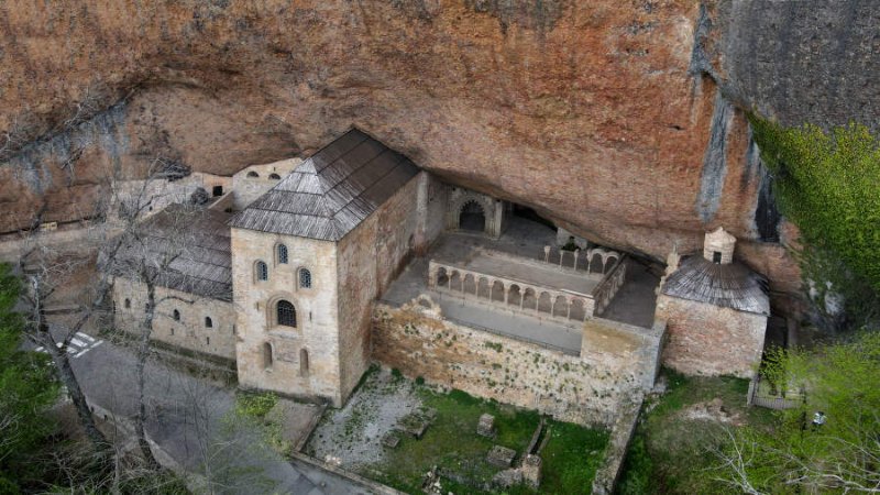 Vista-San-Juan-de-la-Pena.-Foto-Albella-Audiovisual-1.jpg