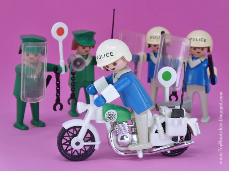 playmobil 3232 los 5 policias.jpg