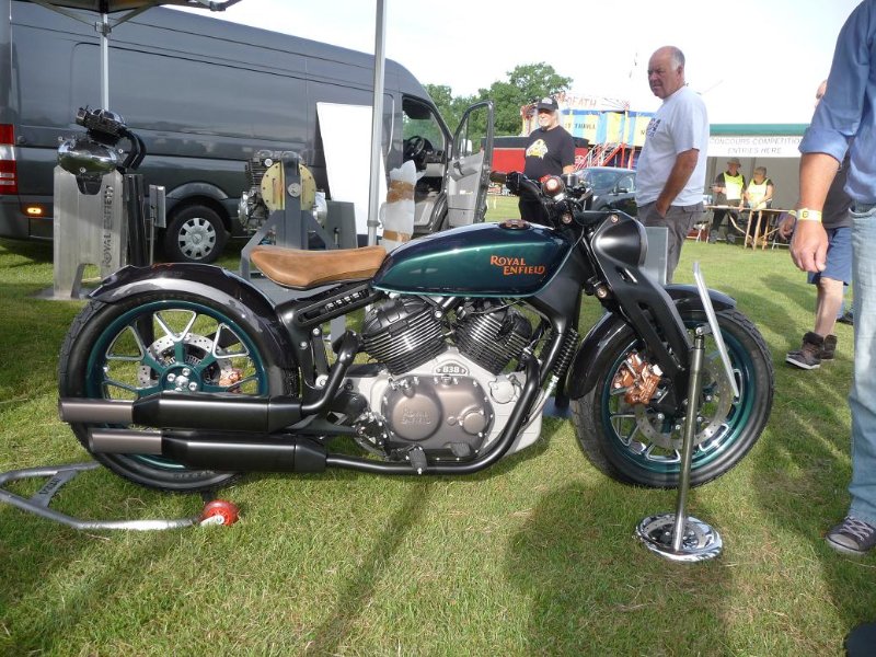 GB 2019 RE V-twin show-bike.JPG