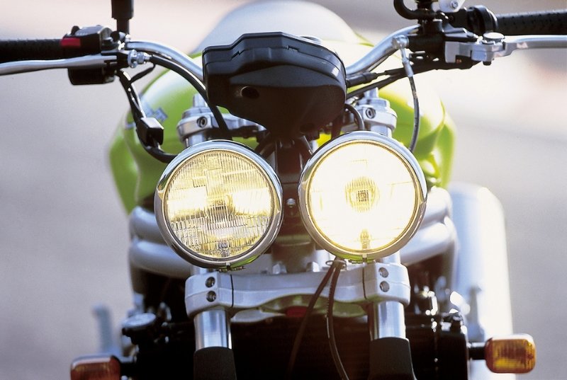S1-le-dossier-occasion-triumph-speed-triple-955i-new-mal-aimee-et-pourtant-462947.jpg
