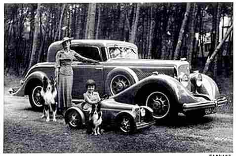 Panhard et Levassor promenade en foret - Voiture et voiturette ancienne de 1934.jpg