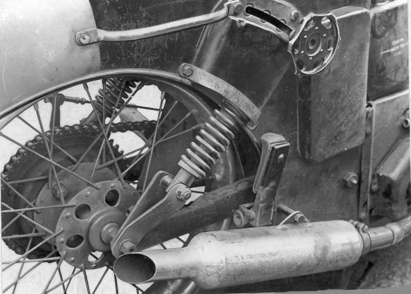 Closeup of rear area sprung 1942 MSS.jpg
