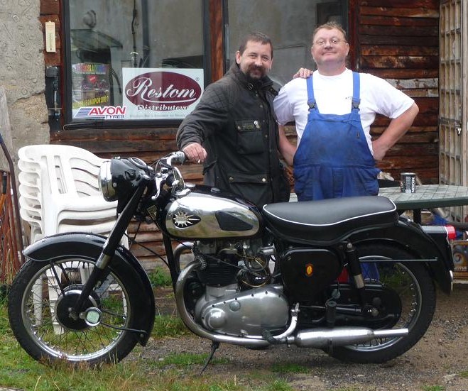 chez Jivaro (comp).JPG