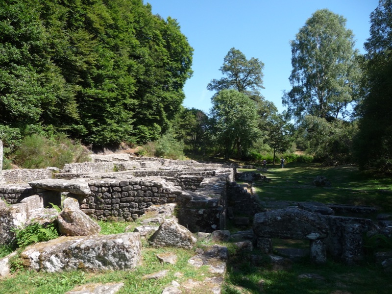 ruines romaines, palteau de millevaches.JPG
