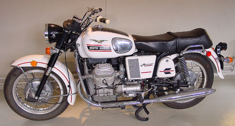 1200px-V7Special05.jpg