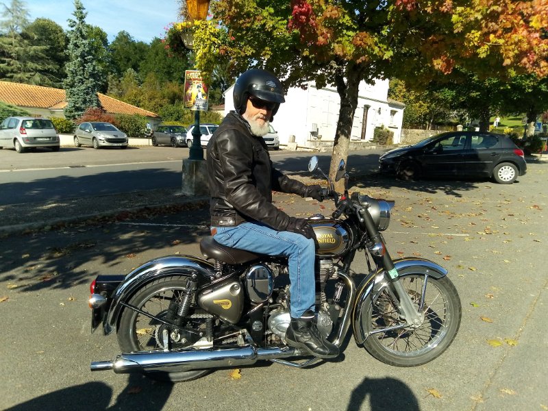 Royal Enfield Octobre 2021.jpg