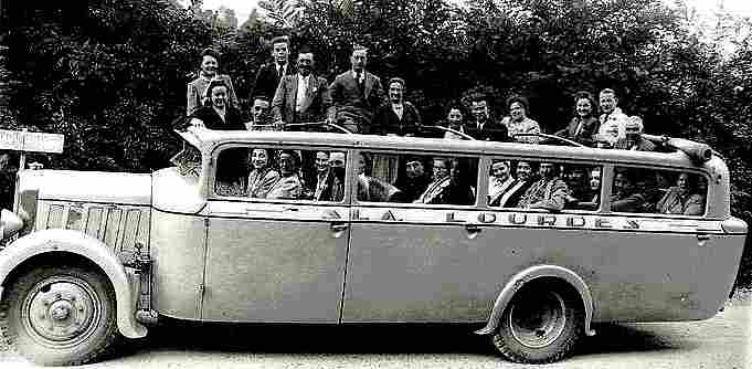 Marque inconnue - Autocar ou autobus decouvrable Lourdes - Ancienne photo de 19--.jpg