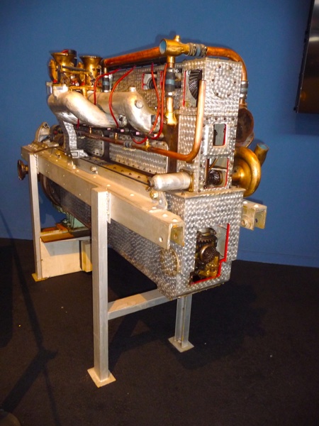 8 cyl Bugatti autorail.JPG