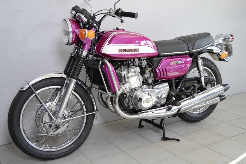 Suzuki 750 bouillotte.JPG