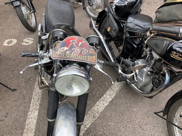 Vincent-Velocette 2022 Plaque rallye.jpg