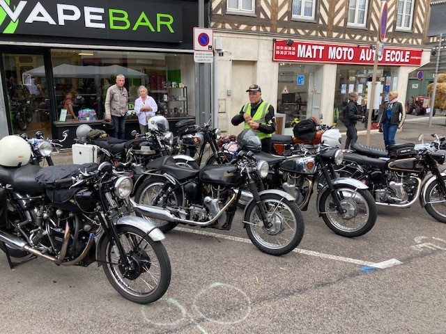 Vincent-Velocette 2022 (1).jpg