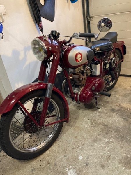 BSA C11 3-4 gauche.jpg