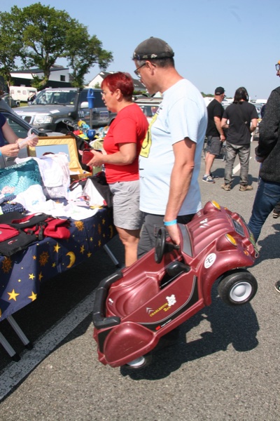 2CV à pédales.JPG