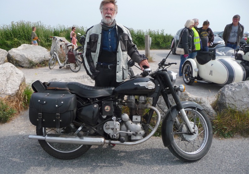 Noel et s Bullet Ondia 350.JPG