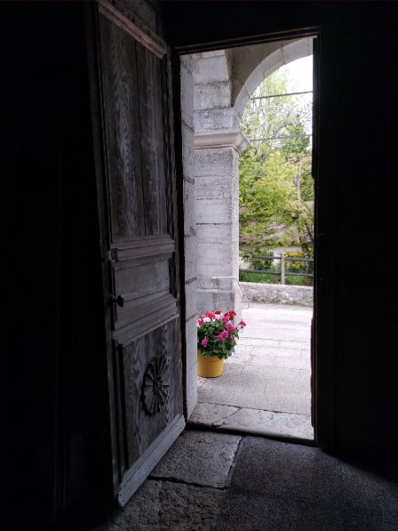 ECJU 105r.jpg