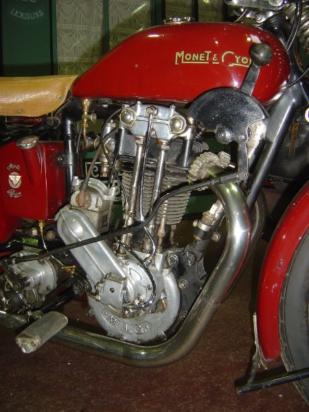 Moteur MAG culbuté.JPG