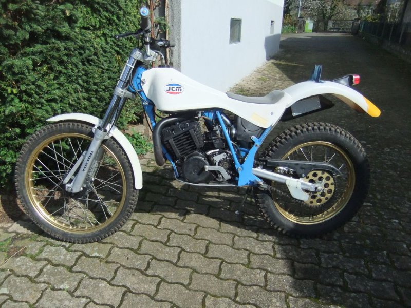 JCM 240 de 1985 - 1 (Illfurth - .jpg