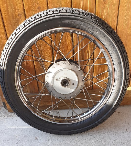 Roue arrière chaussée Metzeler 3;50 x 19.jpg