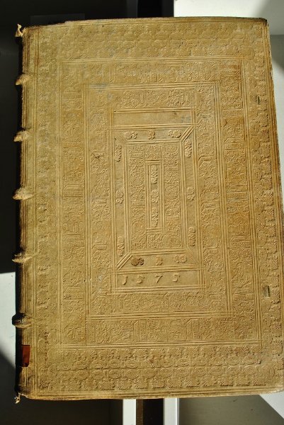 Reliure soignée A305 (3).JPG