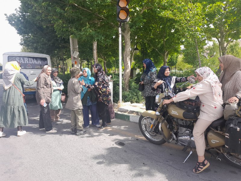 Femmes iraniennes sur ma 500.jpg