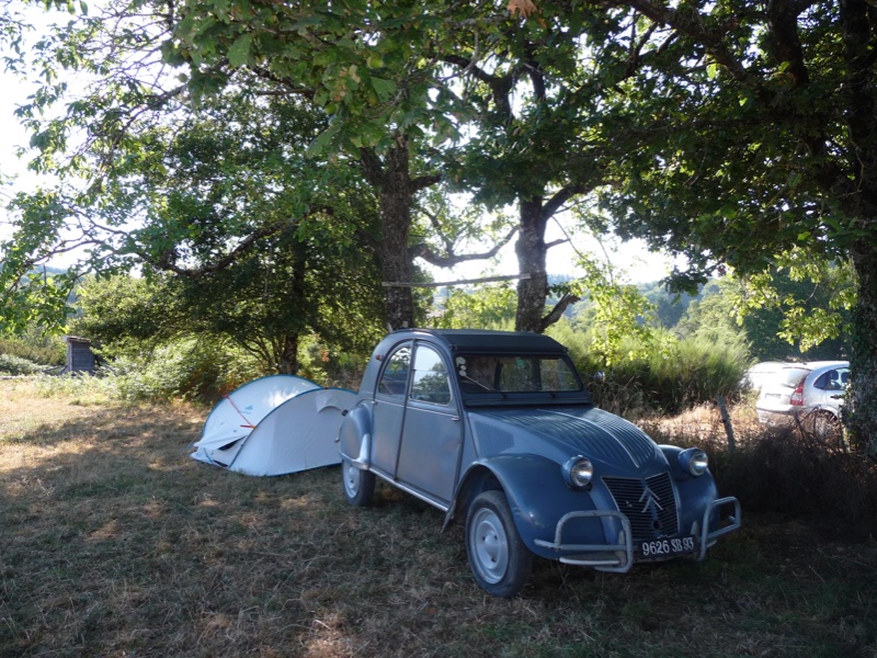 camping chez Mok.JPG