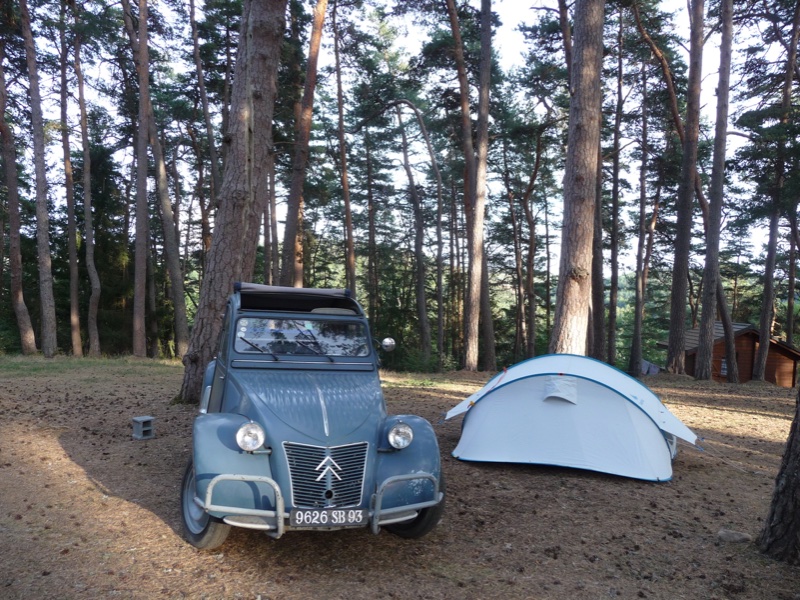 camping Ruynes en Margeride.JPG